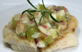 Pfirsich-Trauben-Salsa zum Fisch und Fleisch
