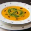 Kürbis-Pastinaken-Suppe mit Petersillien-Pesto