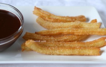 Churros mit heisser Schokoladensauce
