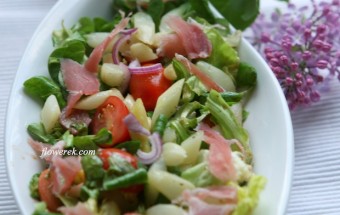 Spargelsalat mit Tomaten