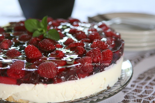 Joghurtkuchen mit Sommerfrüchten