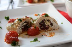 Putenbrust gefüllt mit Cranberrys und Ricotta