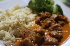 Kalbsgulasch mit Butternockerln
