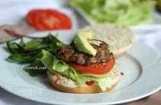 Burger mit Blauschimmelkäse